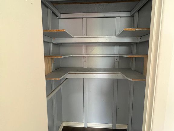 3rd image of 136 28th Ave Floor 2