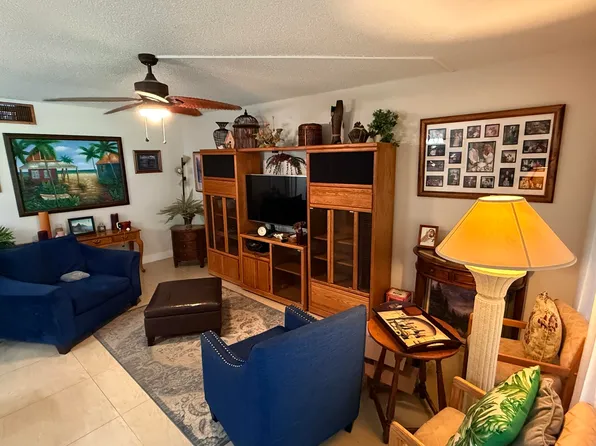 810 SE 7th Street #106, Deerfield Beach, FL 33441
