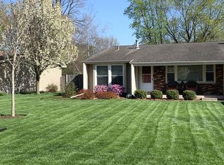 248 Bay Colony Dr, Naperville, IL 60565