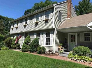 9 Stonehedge Dr, Gansevoort, NY 12831
