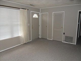 5th image of 2421 Meadow Dr