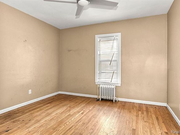 3rd image of 1254 Elm St