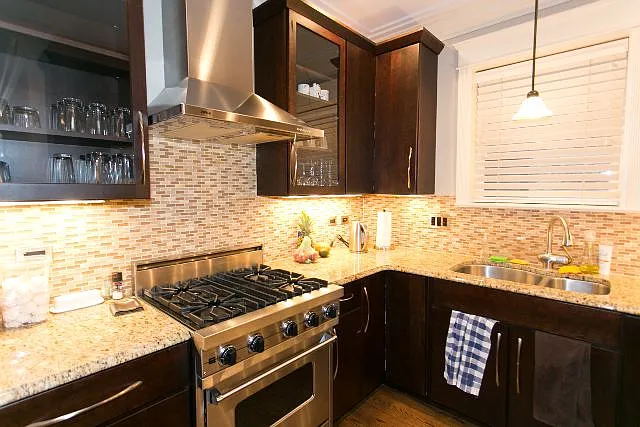 831 W Buckingham Pl #2C — Photo 3