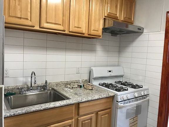 4th image of 48 Market St APT 7B