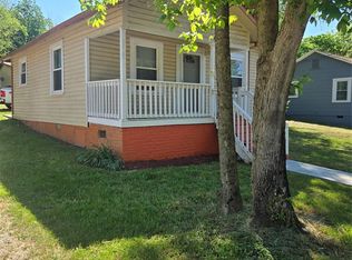 207 S Caldwell Ave, Newton, NC 28658