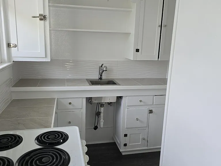 711 N Pine St — Photo 19