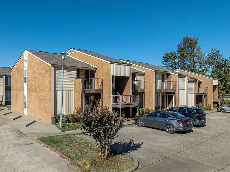 Pavilion Place Apartments — Photo 11