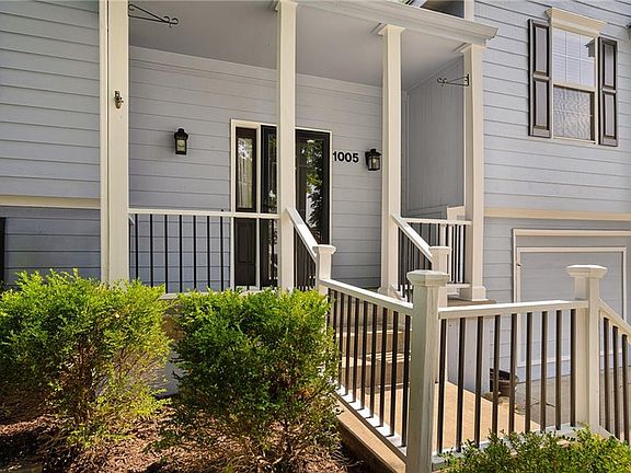 5th image of 1005 SE 11th St