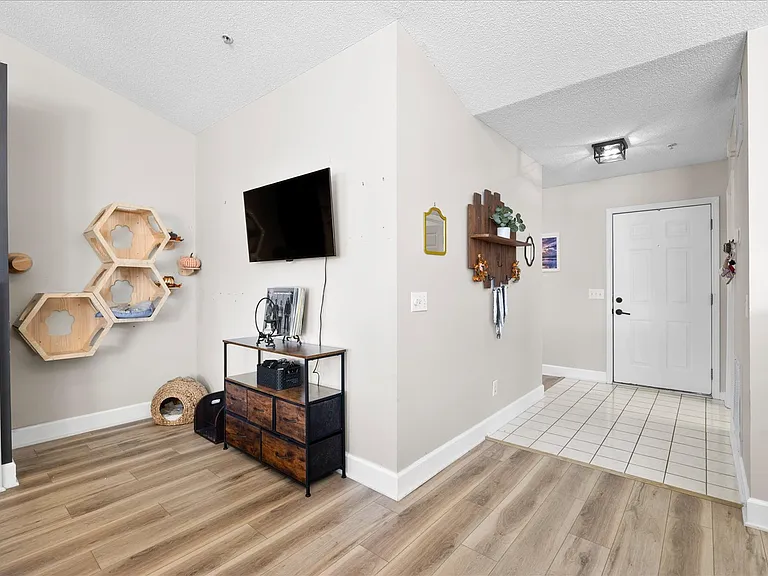 1600 Willoughby Park Ct #6 — Photo 10
