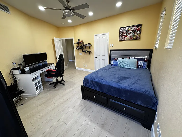 11239 Vandemen Way — Photo 34