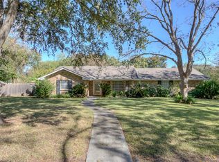 547 Arlington St, Seguin, TX 78155