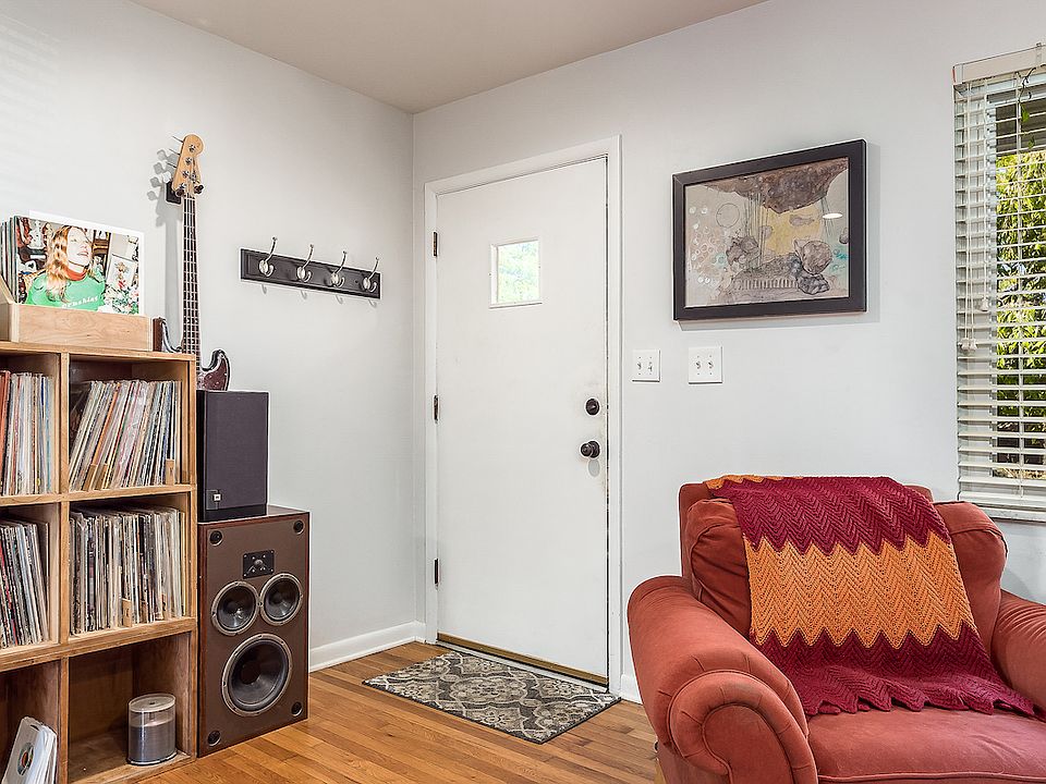 1st image of 1057 Marland Dr N