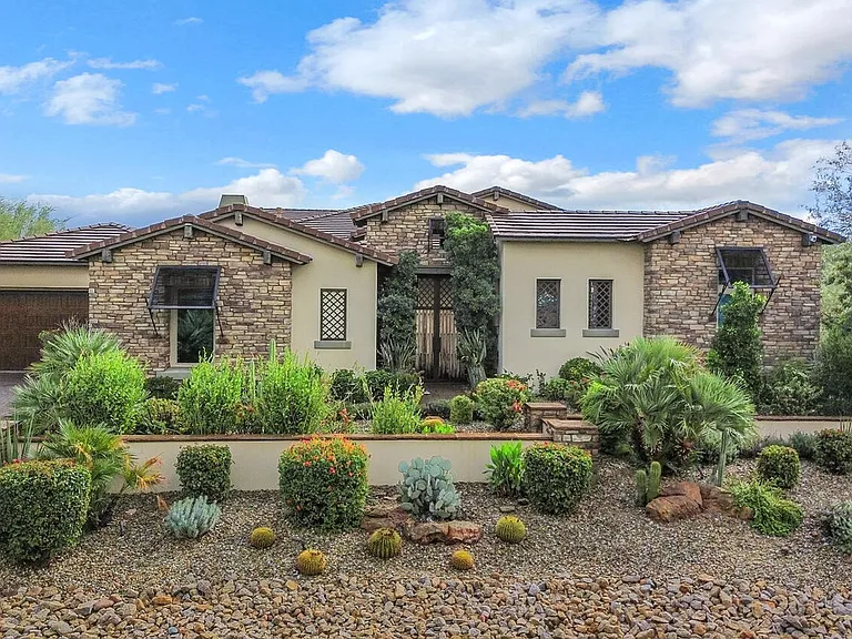 5413 E Juniper Canyon Dr — Photo 2