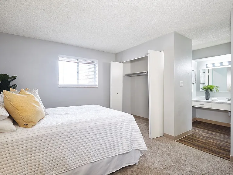 Weston Ridge Apartments — Photo 10