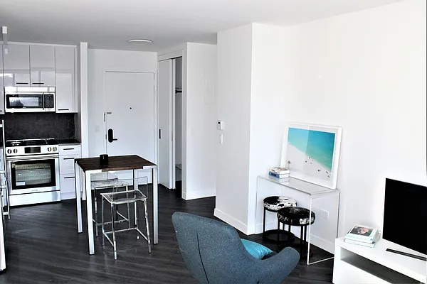 Rented by The Dermot Realty Management Company | media 7