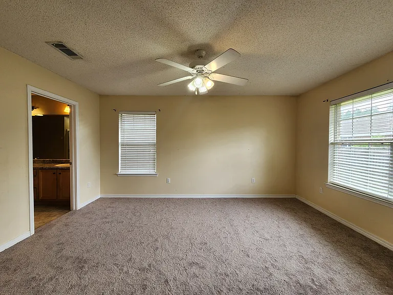 12059 Carnegie Ave — Photo 5