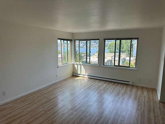 3rd image of 2026 Yale Ave E APT 401