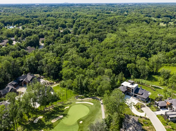 4580 Strathmore Ln, Zionsville, IN 46077