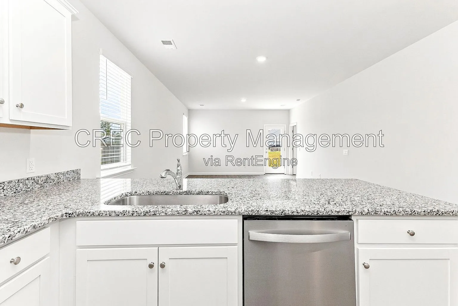 4 bed, 2.0 bath, 1474 sqft, $2,300 — Photo 3