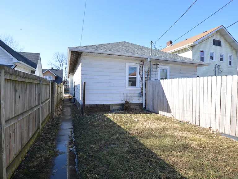567 N Beville Ave — Photo 14