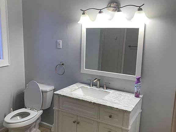 2nd image of 2480 Linwood Ave #1