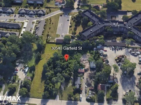 30540 Garfield St, Roseville, MI 48066