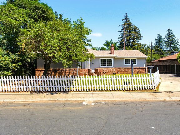 3rd image of 4015 55th St