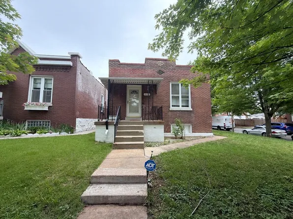 4133 Walsh St, Saint Louis, MO 63116