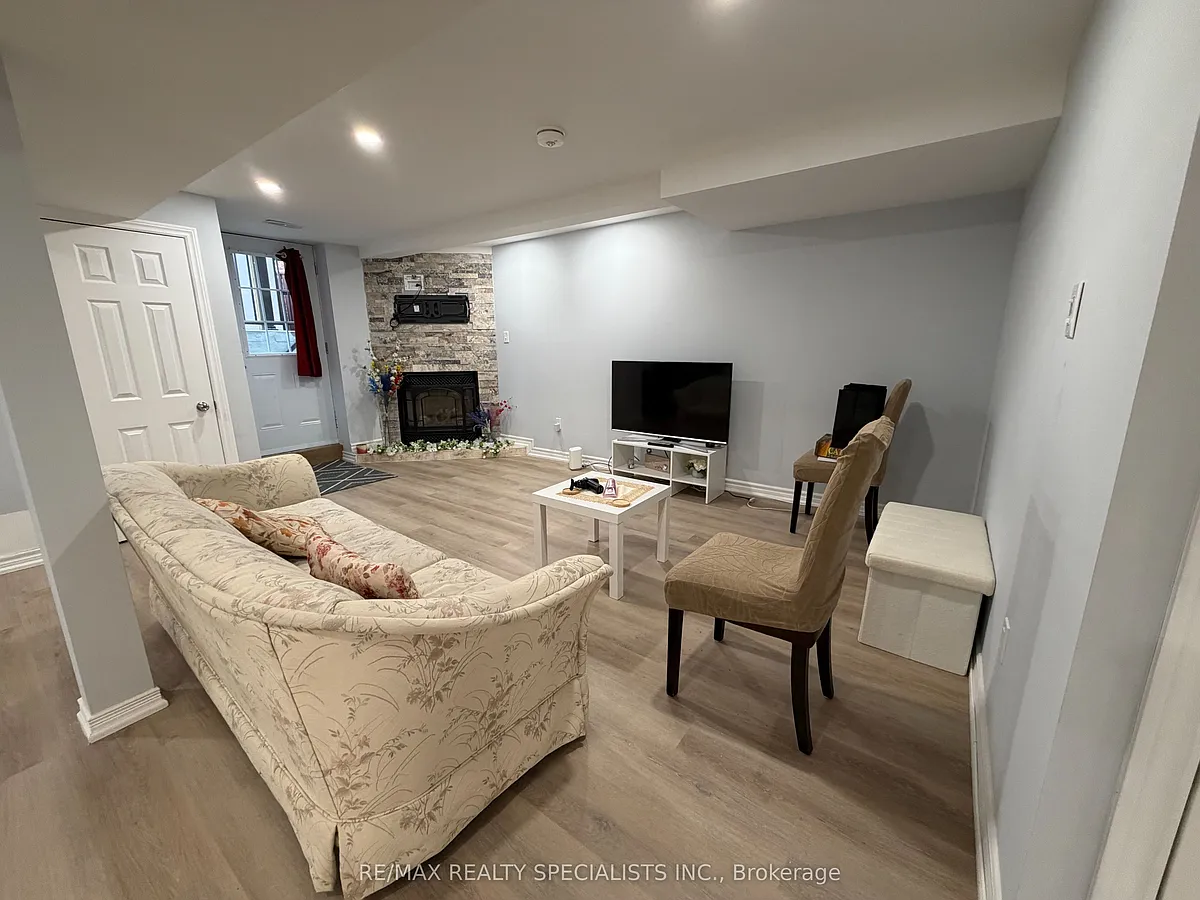 Building Photo - 934 Boyer Blvd #BASEMENT