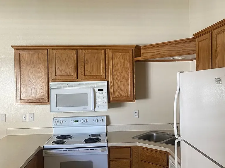 650 N 500 W #301 — Photo 11