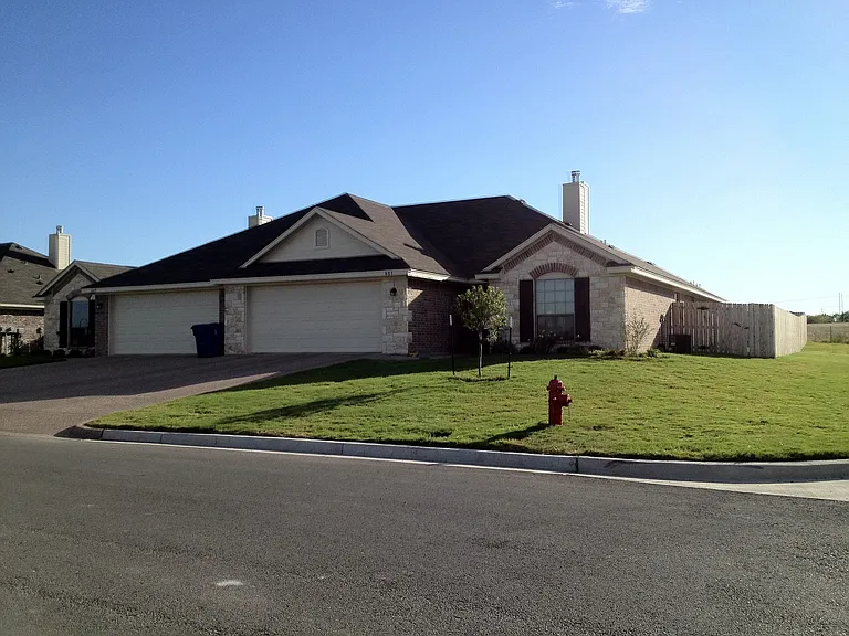 600 Monticello Cir — Photo 1