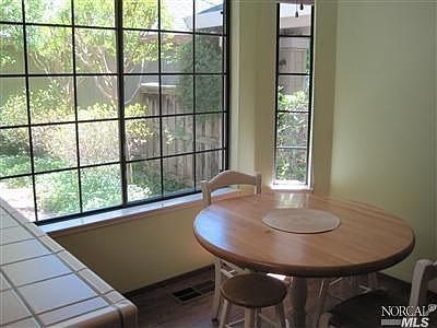 5th image of 29 Saint Patrick Ct