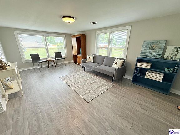 4th image of 2202 Smith Ridge Rd