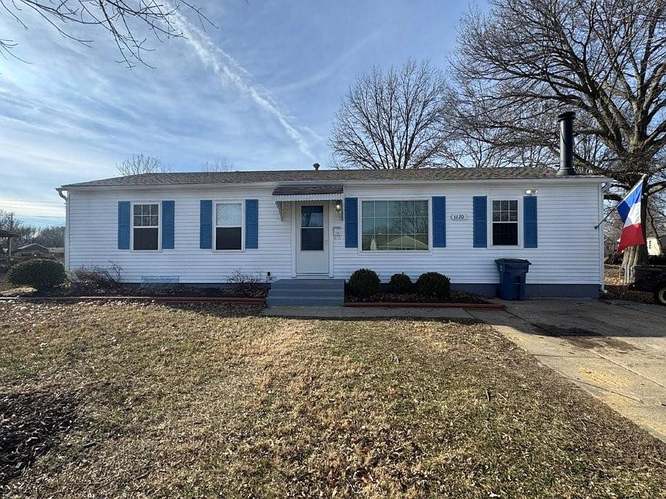 1st image of 1120 N Redwood Dr
