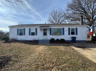 1120 N Redwood Dr, Independence, MO 64056