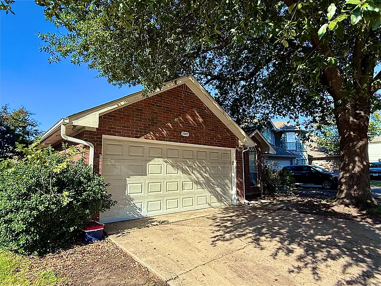 3047 Renaissance Ct — Photo 5
