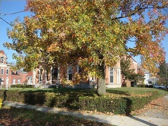 2nd image of 54 W Lincoln Ave