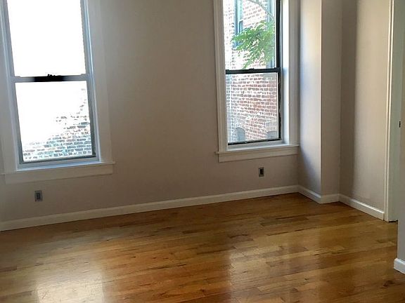 3rd image of 378 Montgomery St