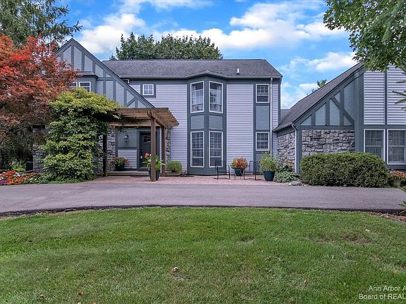 3rd image of 1711 Pond Shore Dr