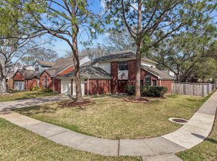 14567 Oak Chase Dr, Houston, TX 77062