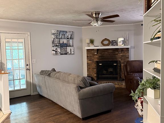 3rd image of 1201 Sandfort Rd