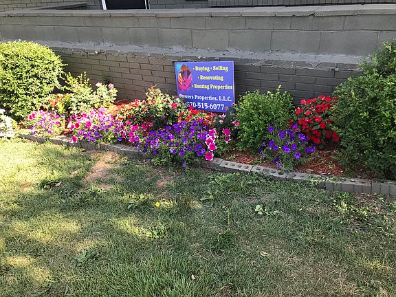 3rd image of 2112 Hobson Ave