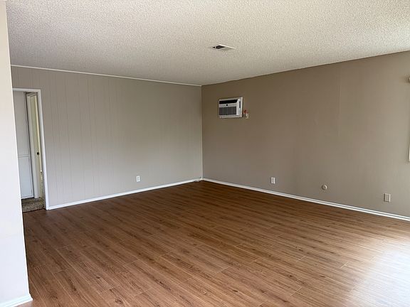 5th image of 325 E Amerige Ave APT A
