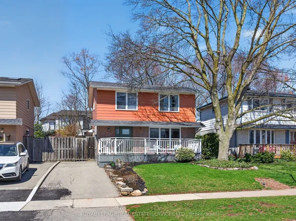 141 Oakdale Dr, Oakville, ON L6H 1J4