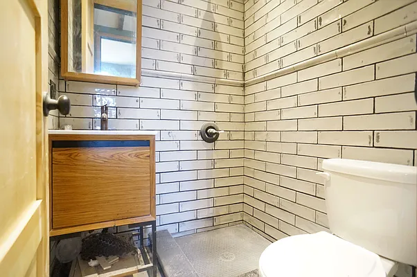 Rented by Brooklyn Group | media 136