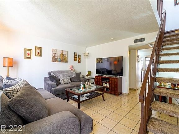 5th image of 5933 Bromley Ave