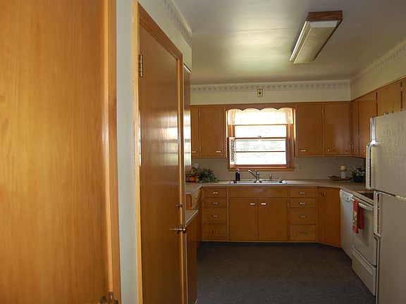 5th image of 1328 E 9th Ave