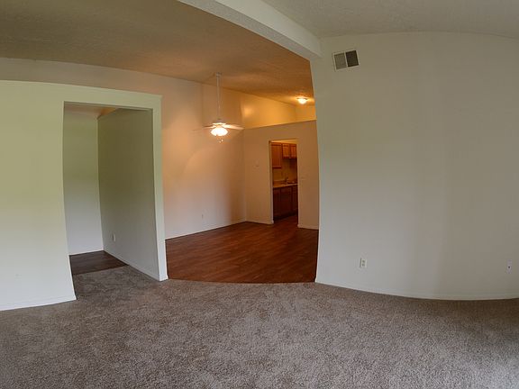5th image of 2495 Woodhill Dr APT 22