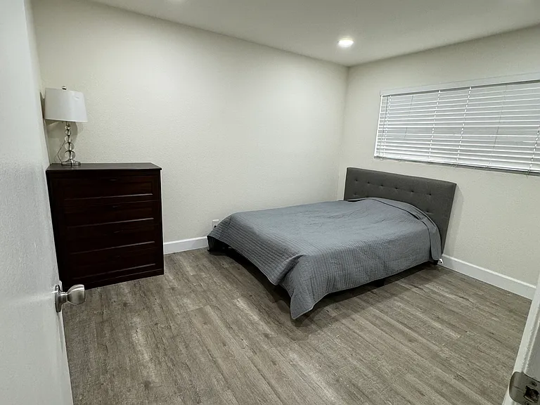 412 Burchett St #18 — Photo 9