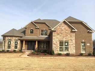 2011 Meadow Creek Cir, Owens Cross Roads, AL 35763